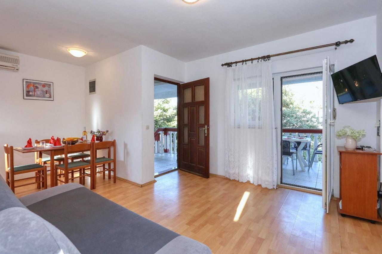 Apartment Ante *