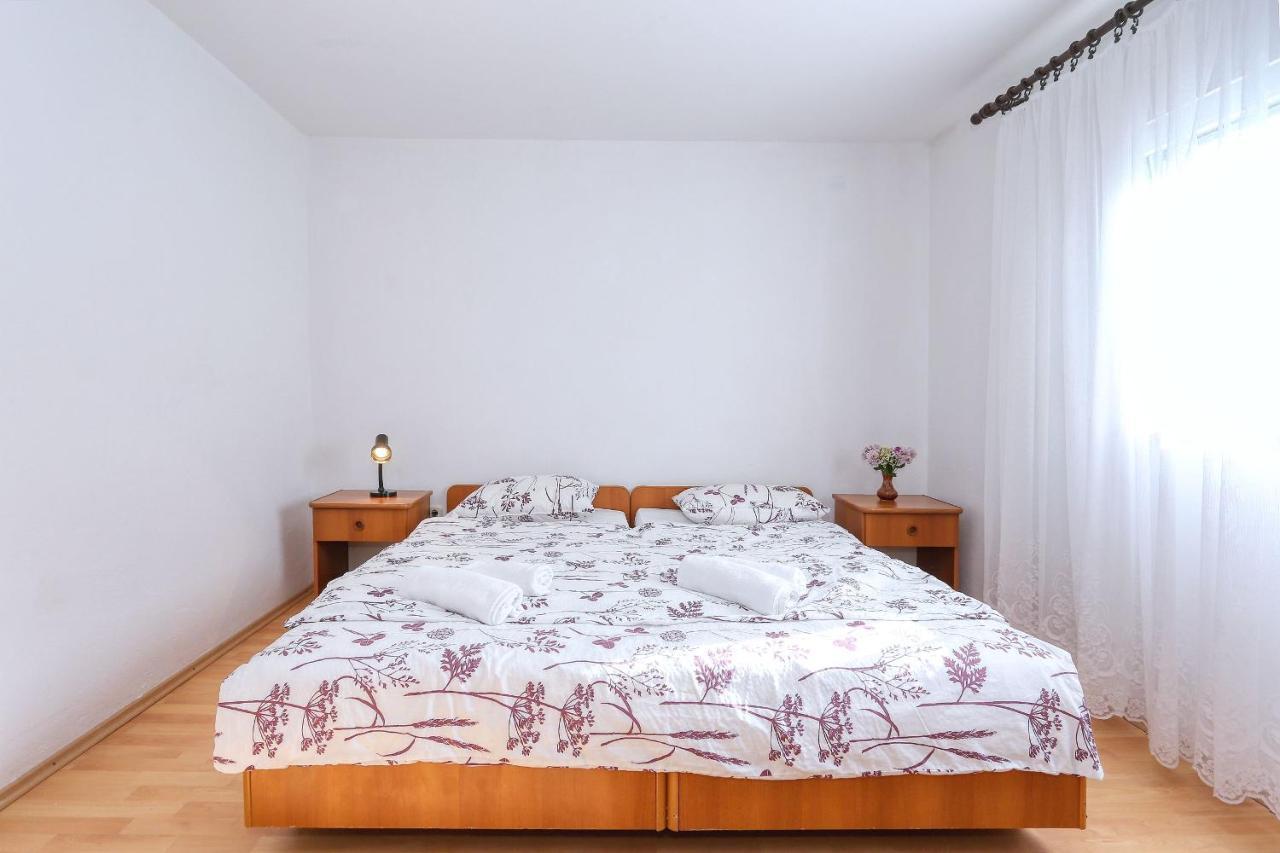 Apartment Ante *
