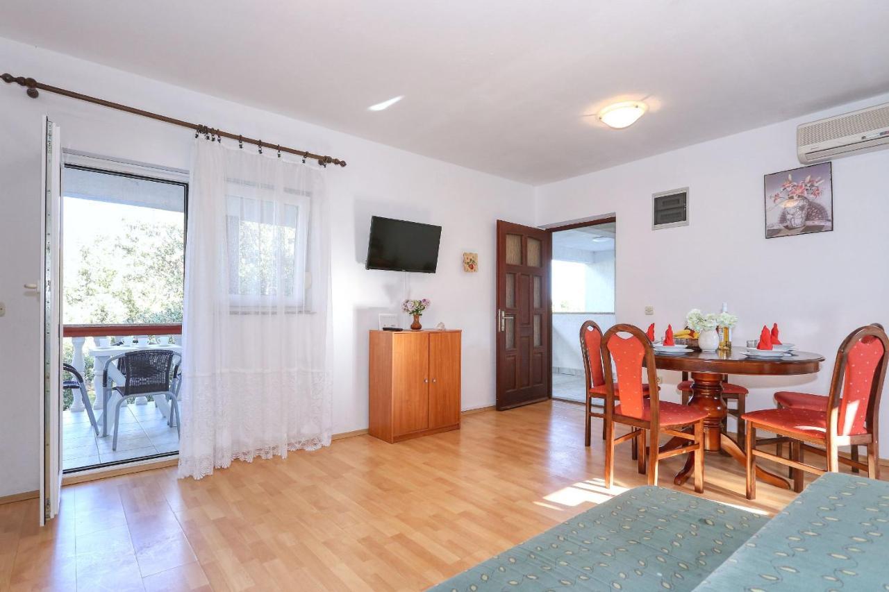 Apartment Ante *